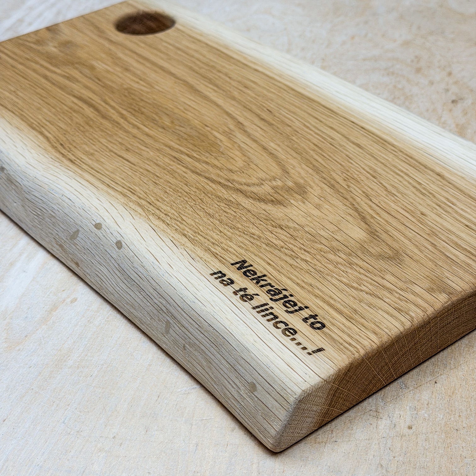 gravírování na krájecí prkénko_7